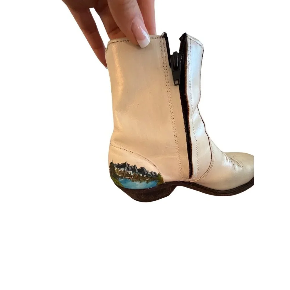 Sears Vintage Mens Hand Painted Coyote Boots Size 8 D Cream Leather Western OOAK